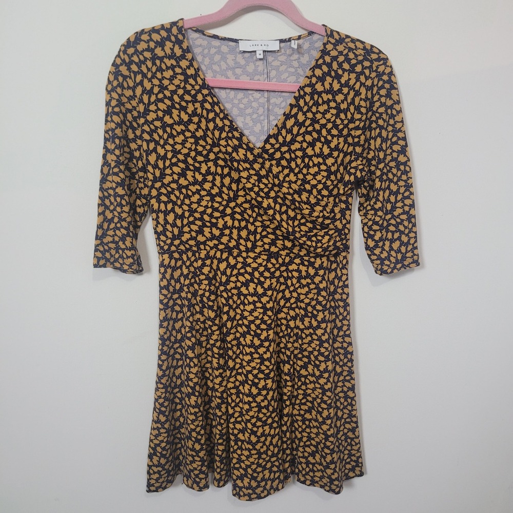 Lark & Ro Medium Faux Wrap Dress Womens Navy Yellow Floral 3/4 Sleeve V-Neck